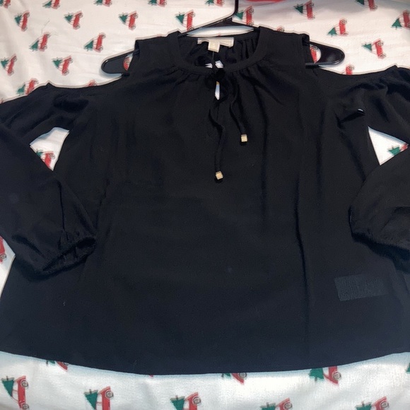 NWT Michael Kors Cold Shoulder Long Sleeve Blouse S MSRP $110 Black - Picture 4 of 6